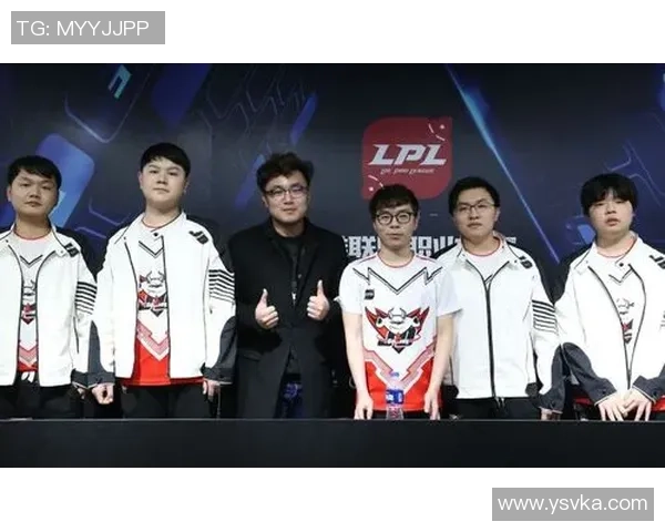 足球与篮球双雄联手赛场跨界对决新篇章球迷热血沸腾 足球与篮球双雄联手赛场跨界对决新篇章球迷热血沸腾